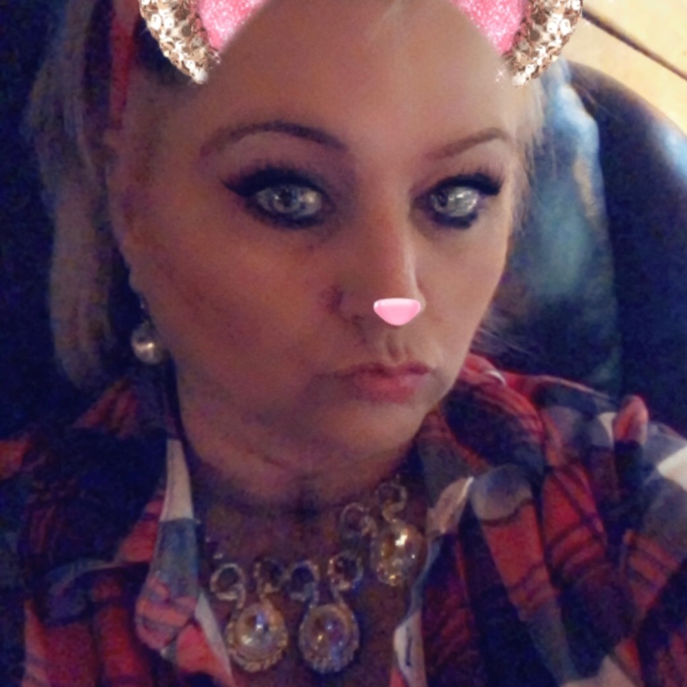 Meet your Posher, Debi